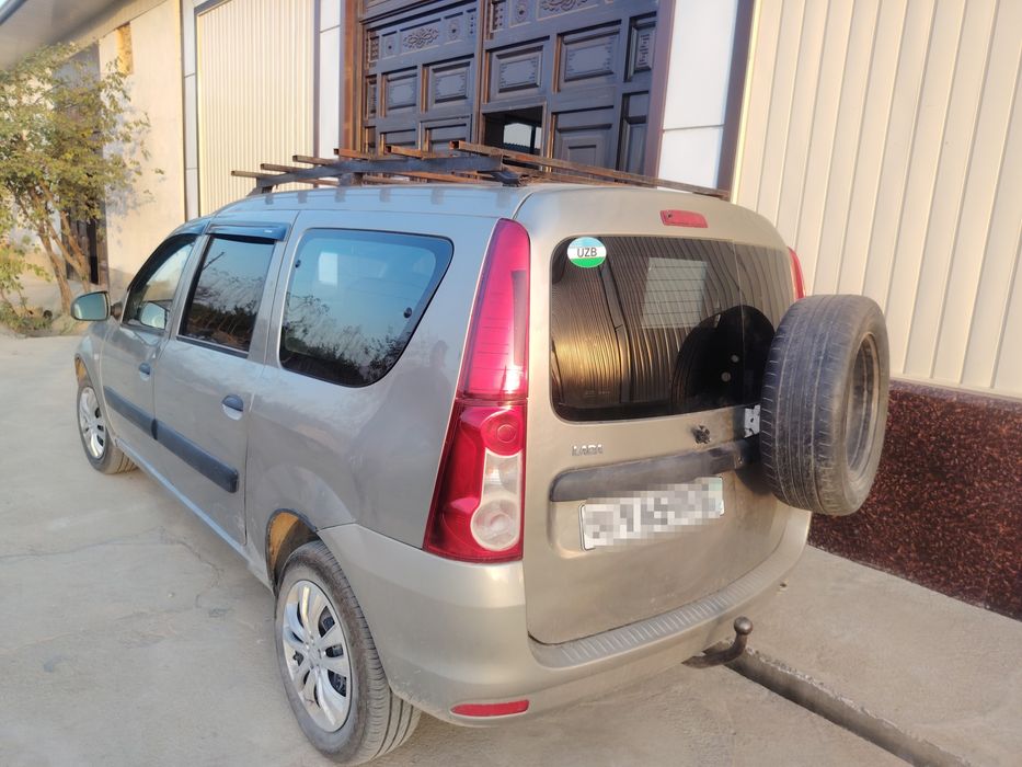 Lada Largus 2013