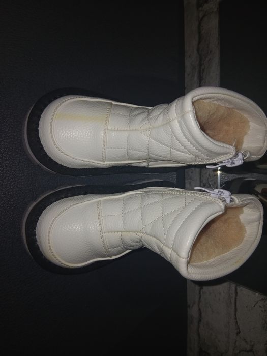 Продам детские угги 23 р.