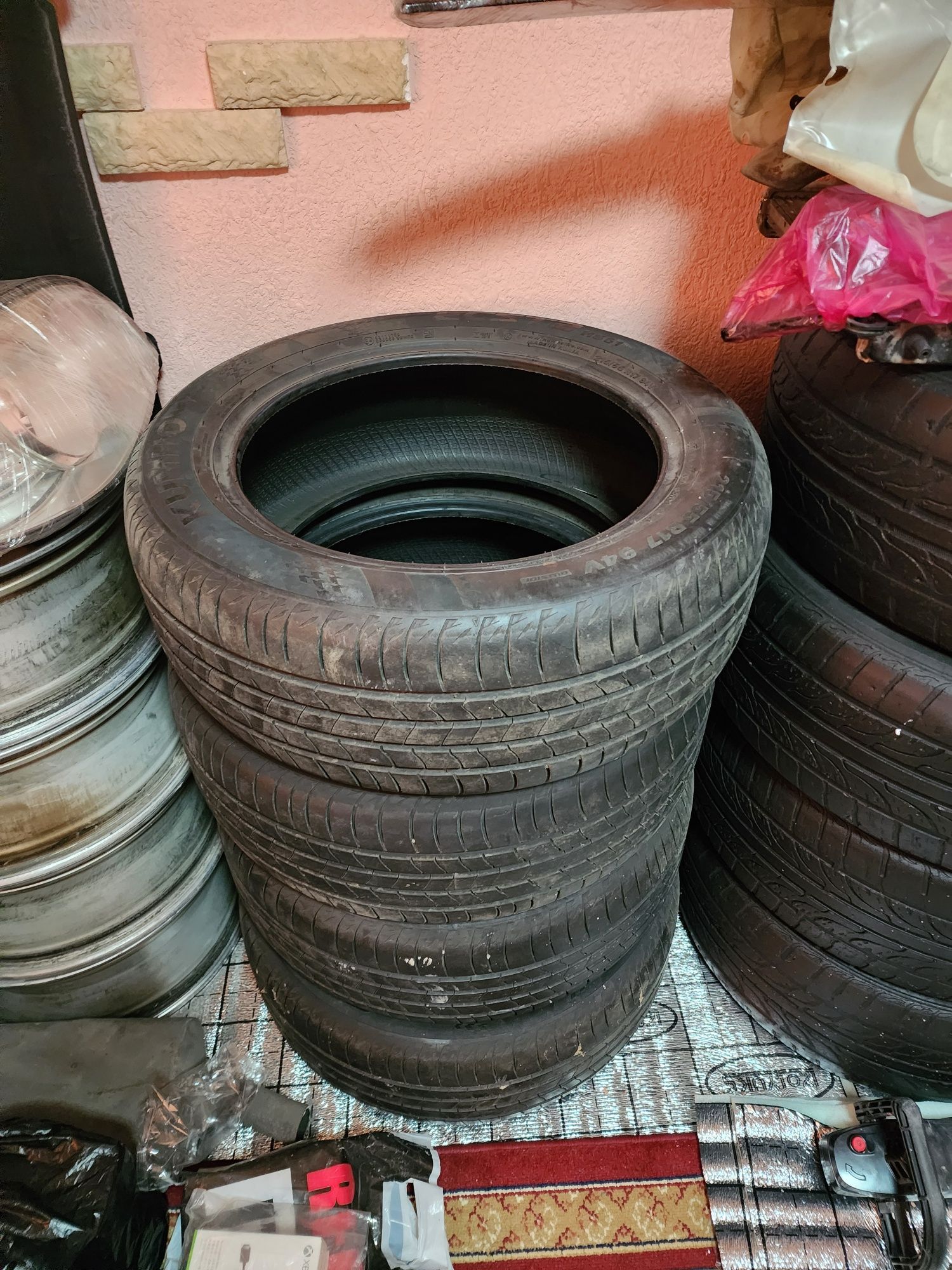 Продается комплект резина Kumho Ecsta 215/55 R17