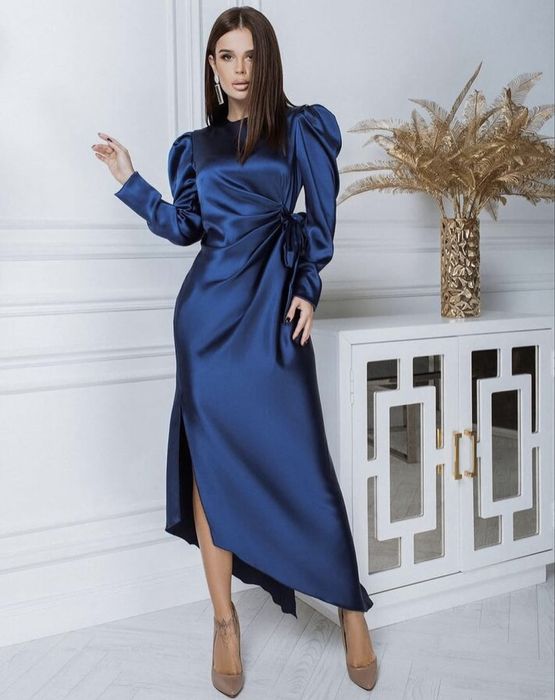 Новое платье из бархата в таком красивом цвете