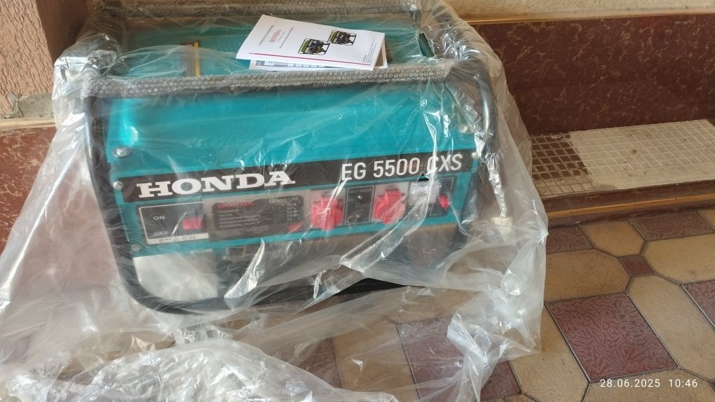 Новый бензиновый генератор Honda EG 5500 CXS