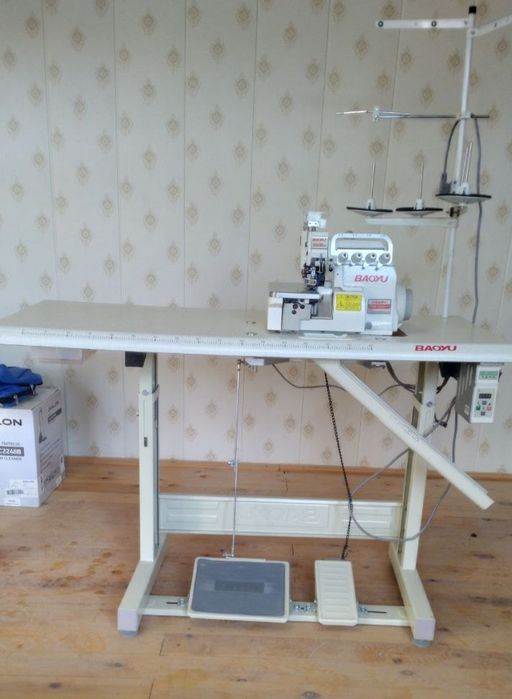 Averlok BAOYU tikish mashinasi