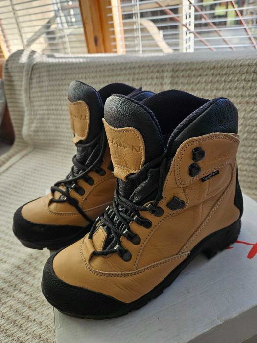 Туристически обувки Dobrev, българско производство, номер 36