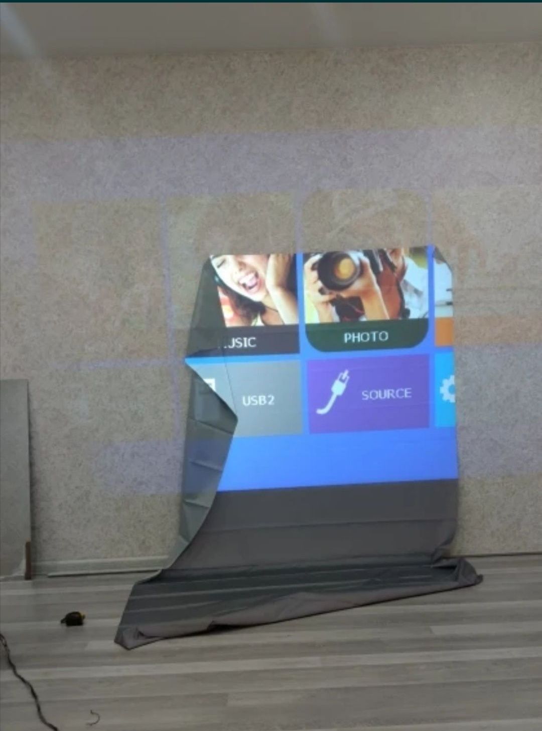 Екран за проектор. Нано кристали-платно ново поколение! 120 инча.