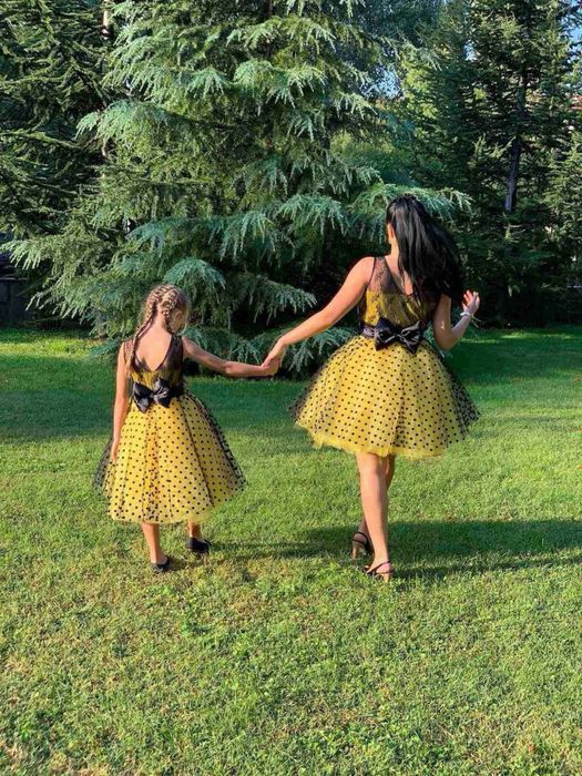 Официални рокли за повод : майка и дъщеря