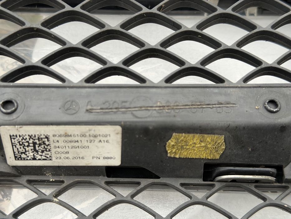 Решетка Оригинална Мерцедес Ц w205 Shadow Line