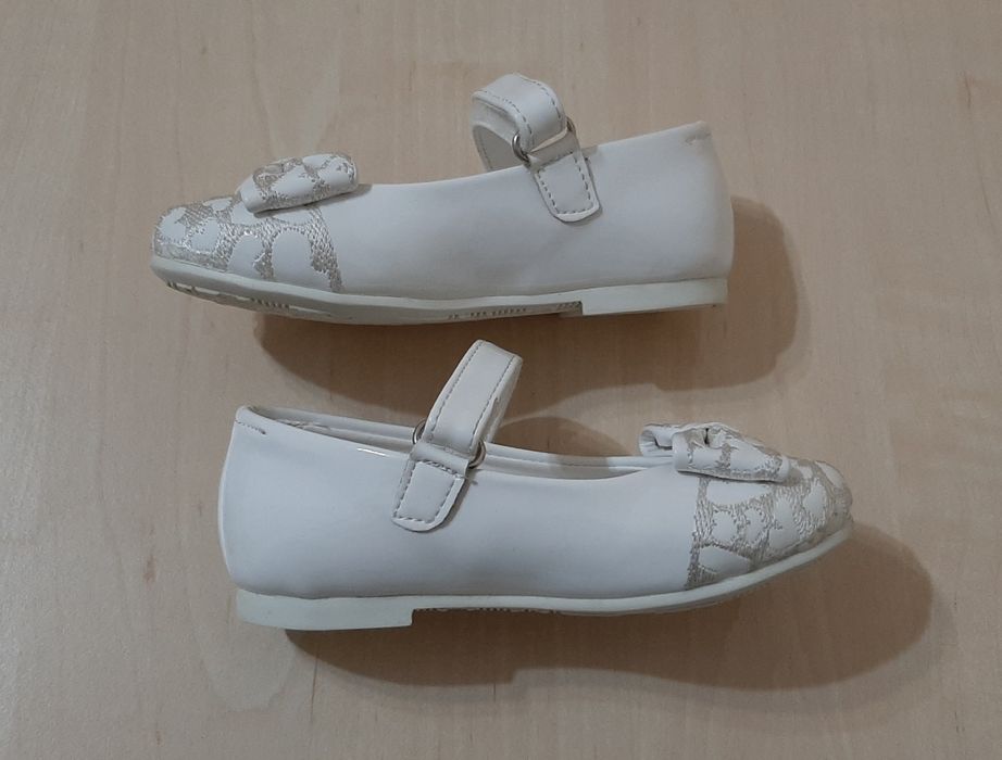 Pantofi albi, noi, nr 22, pentru fetițe