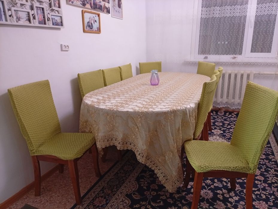 Стол и 10 стульев