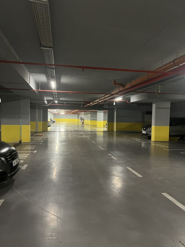 Дава се под наем Гараж / Паркомясто в Бургас, Зорница - 17 кв.м за 56.1 € - Снимка #2