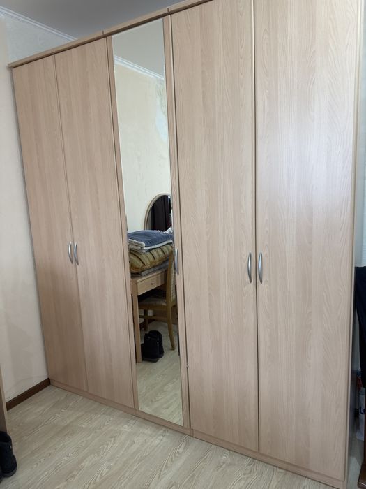 Спальный гарнитур стенка, кровать 2-х спальная, тумба прикроватная с з