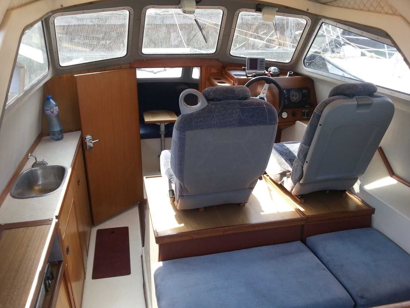 Моторна лодка SAGA 7000