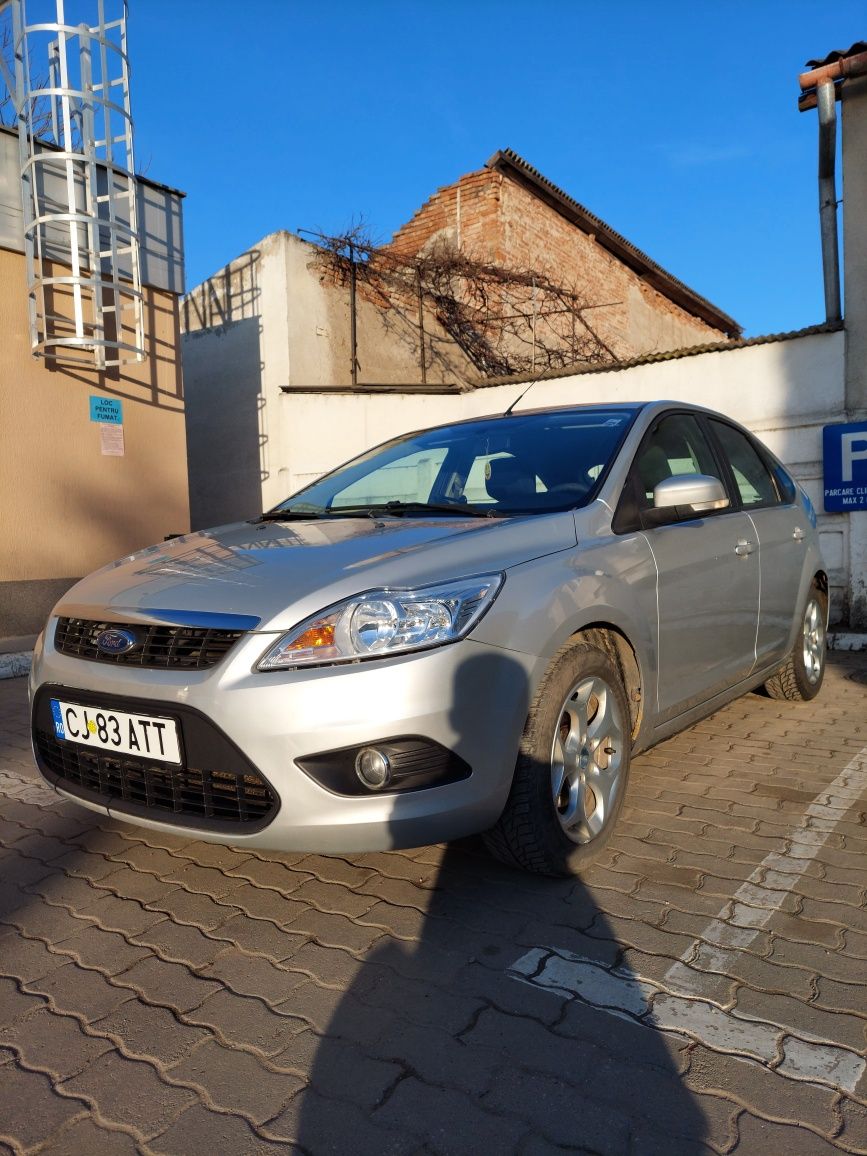 Vand Ford Focus 2009 ,1.6 benzina aspirat(motor foarte fiabil) !!!