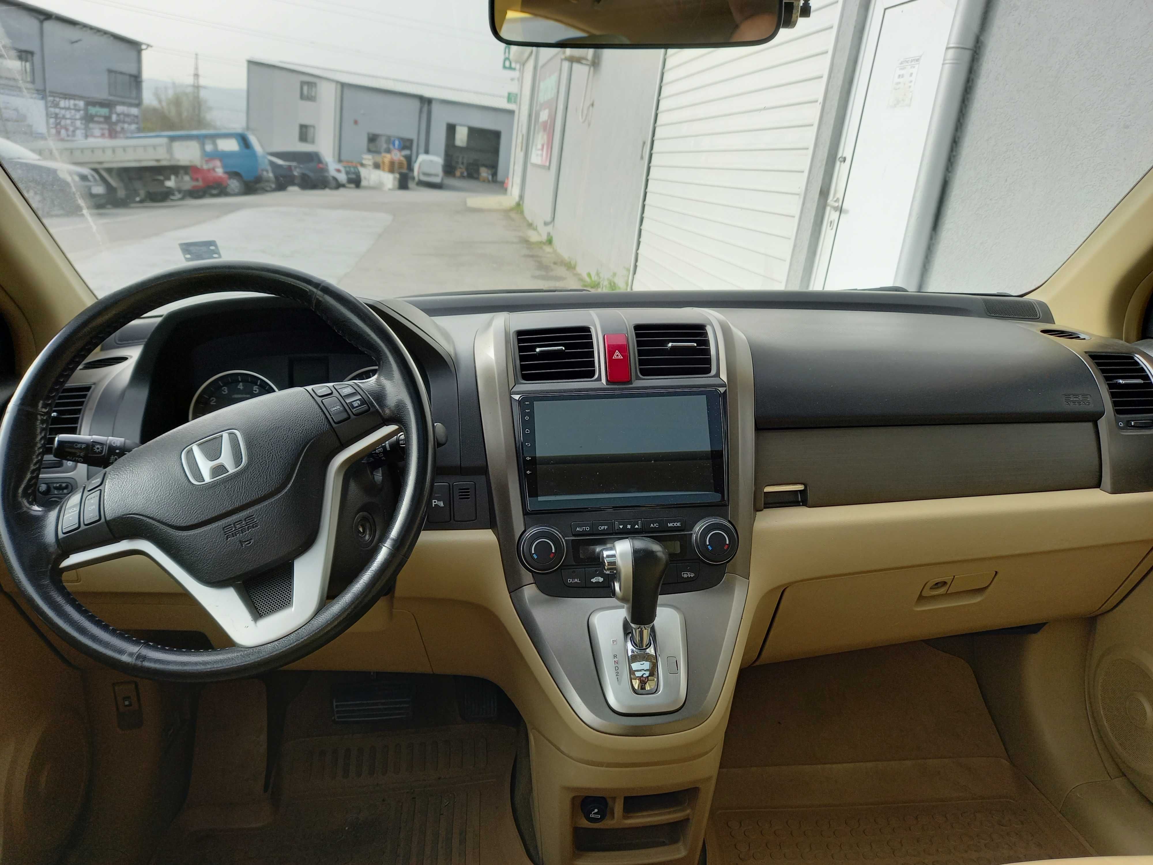 Продавам Honda CRV