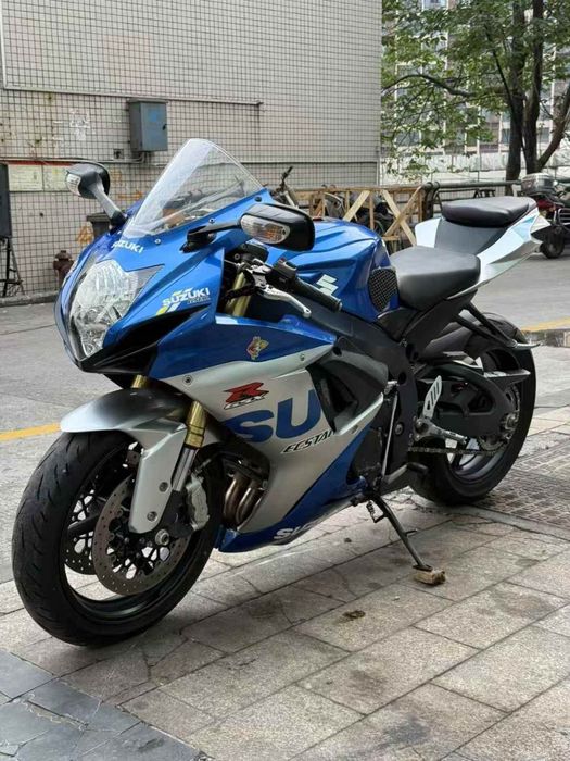 Suzuki GSX-R 750