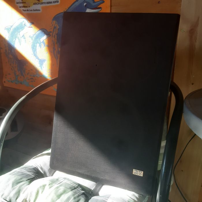 Vand magnetofon Tesla B 115 cu 2 boxe de 50w si 15 benzi