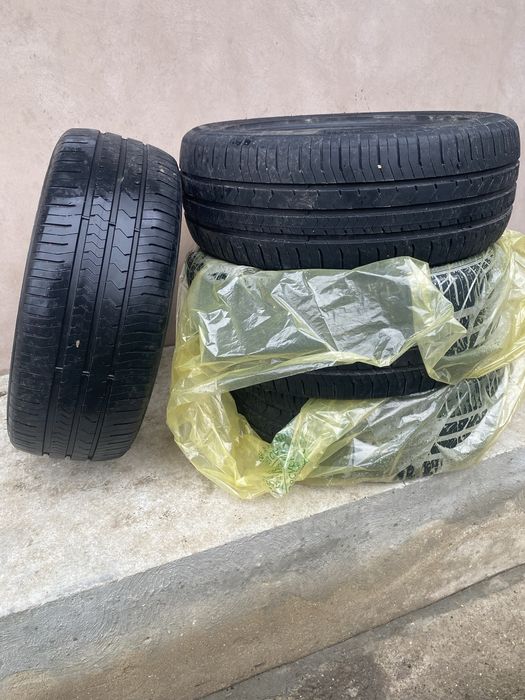 Vând 4 cauciucuri de vară