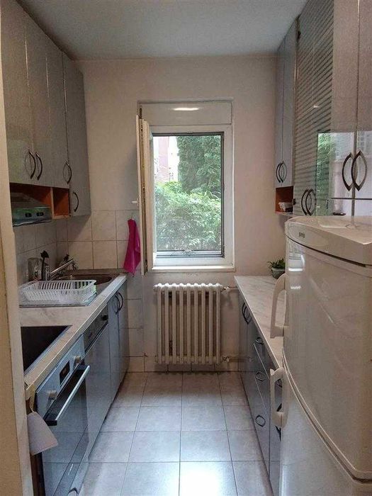 Дава се под наем Тристаен апартамент в Пловдив, Кючук Париж - 81 кв.м за 321.3 € - Снимка #2