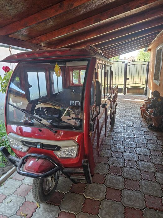 Vand triciclu electric!!