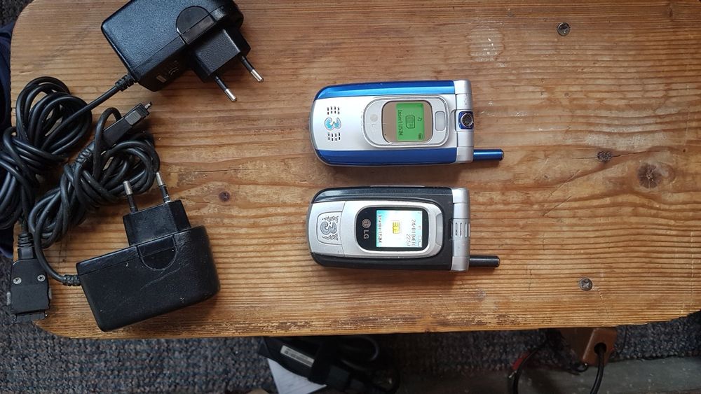 Telefoane LG 8130 si LG 8330