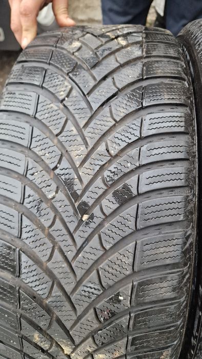 235 50 19 Semperit 2022 2 anvelope iarna