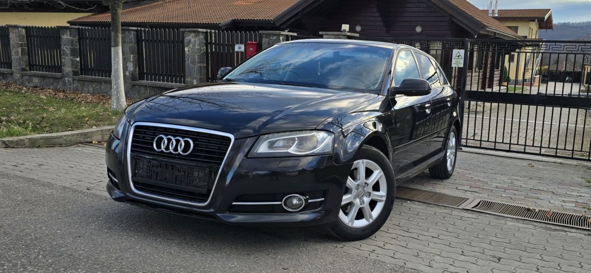 Audi A3 automat/2.0 tdi 140cp/navi senzori parcare fata spate //xenon/