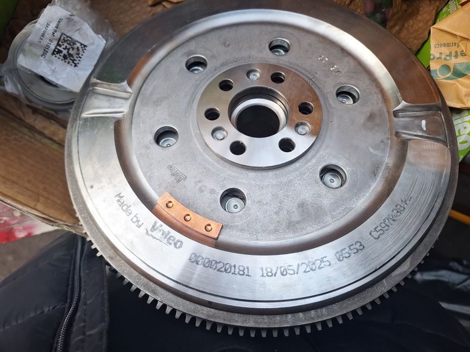 Kit ambreaj cu volanta cu masa dubla vw passat golf etc