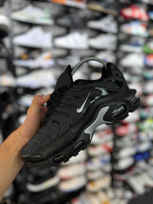 Nike Air Max Plus W Blak Silver маратонки обувки