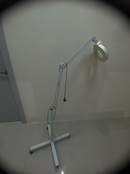 Лампа лупа косметологическая