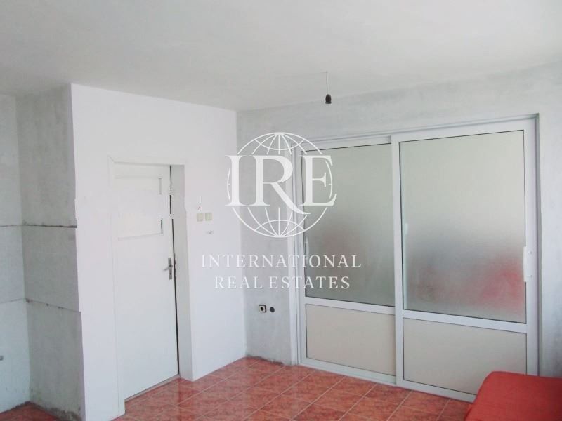 Продава се Четиристаен апартамент в Варна, Аспарухово - 108 кв.м за 1574 €/кв.м - Снимка #5