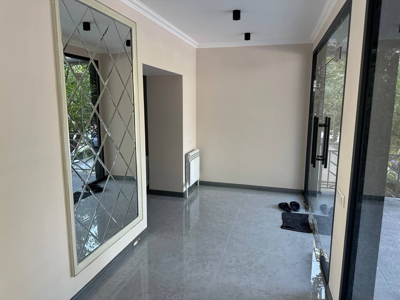 Буюк Ирак йули 119/50
Площадь 53кв.м2
С мебелью 
Аренда Цена: 1000$