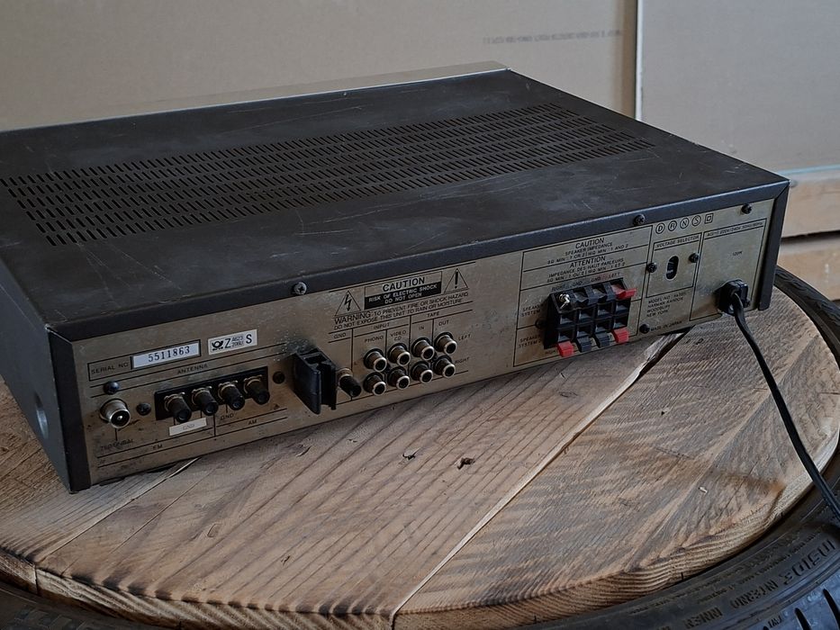 Harman Kardon HK385i amplificator