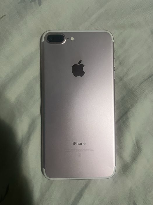 Iphone 7 Plus староват, но свою функцию выполняет))
