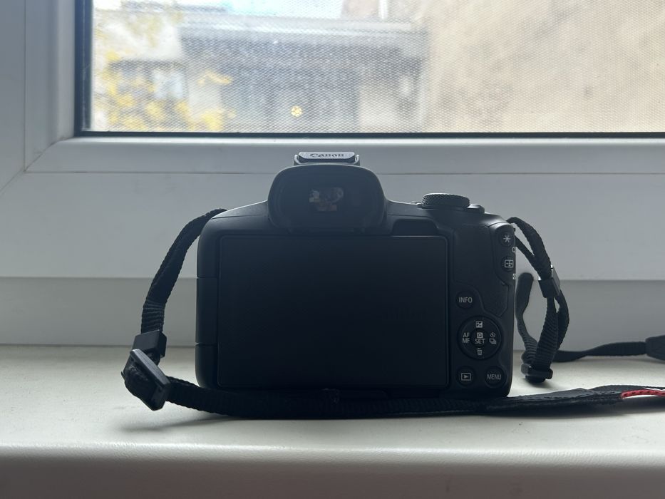 Canon EOS R50 Aparat Foto Mirrorless Kit cu obiectiv RF 18/45 mm