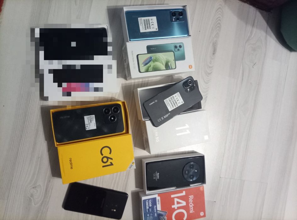 Vând mai multe telefoane