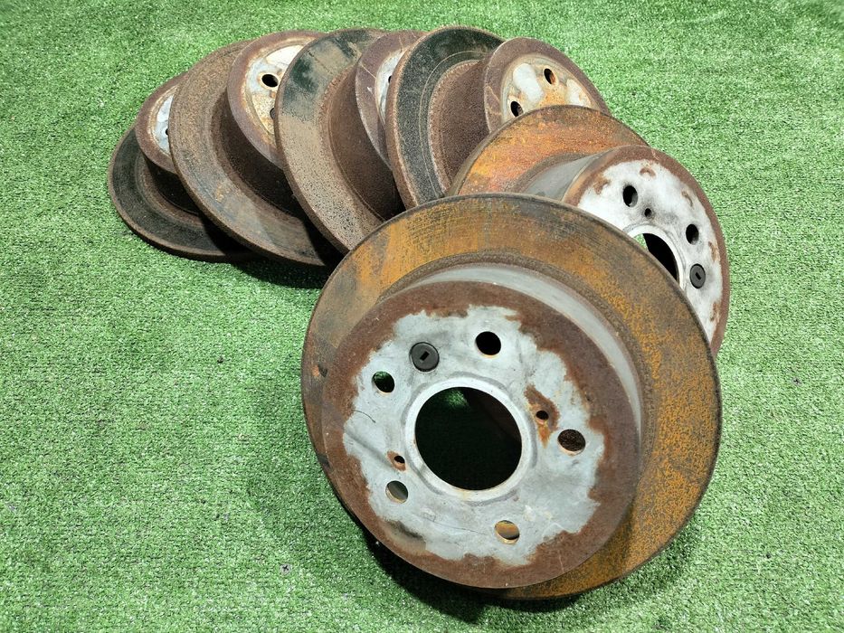 Продам Оригинальный тормозной диск задний Lexus ES300 /Toyota Camry 30