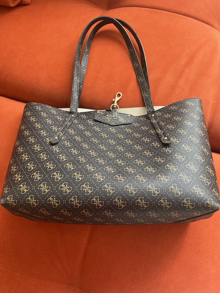 Продам сумку guess