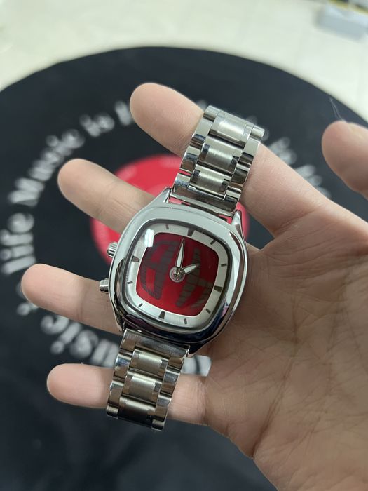 продам часы новые