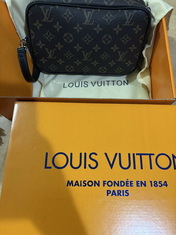 Унисекс чанта клъч Louis Vuitton