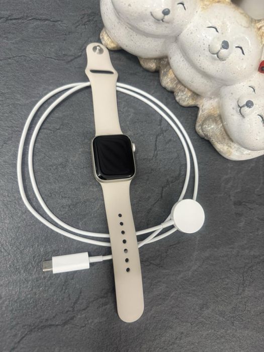 Aple watch SE  смарт часовник