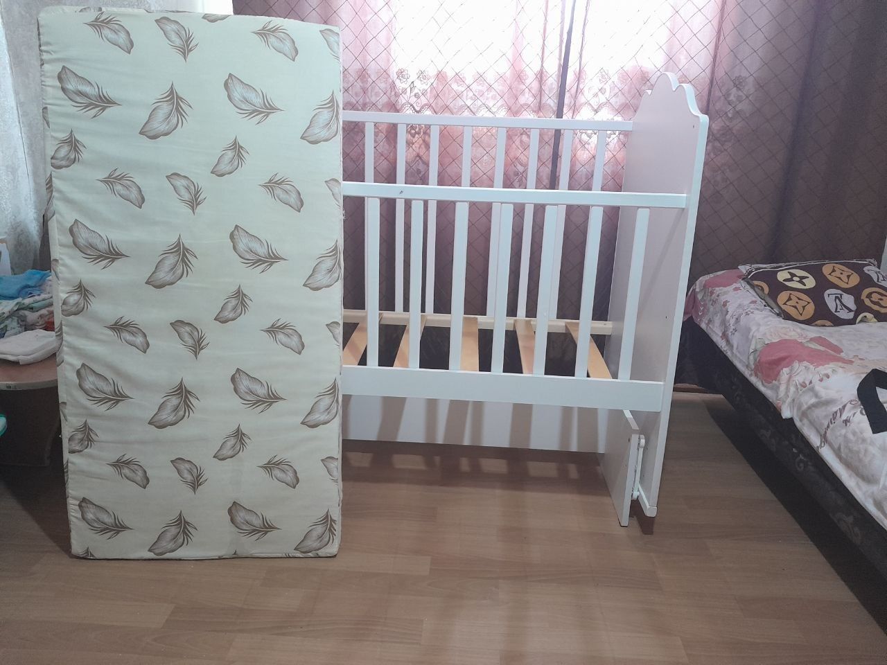 Продам детскую кроватку совершенно новую