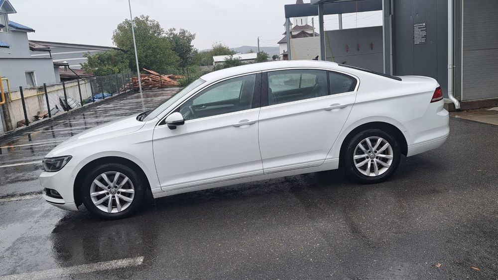 Volkswagen Passat /
