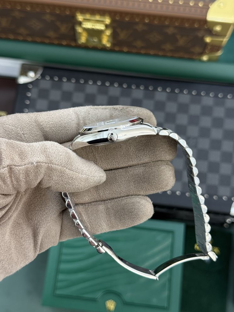 Rolex Day-Date 40 Platinum Baguette