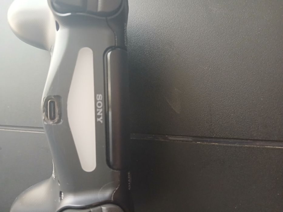 PlayStation 4 (PS4) Modat 10.00 - Joc LUA - 1TB HDD + Controller USB-C
