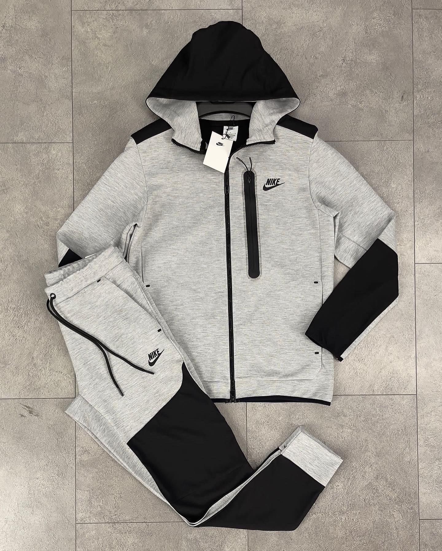 Nike Tech Fleece