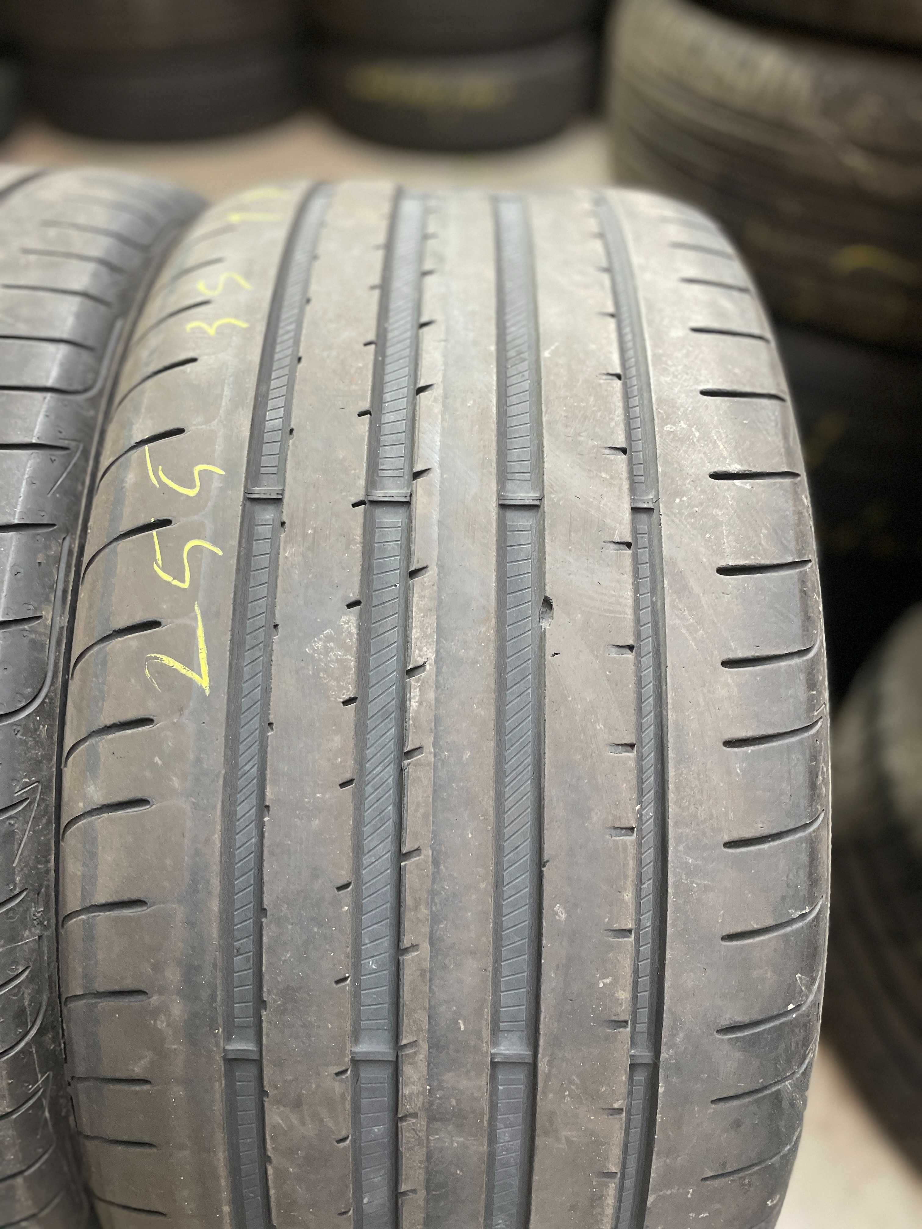 255 35 19 Goodyear Eagle F1 (4buc)