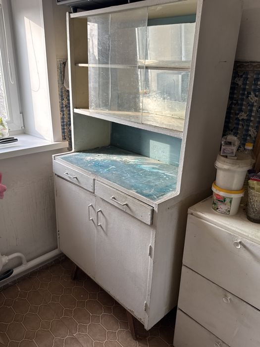 Отдам старый кухонный шкаф