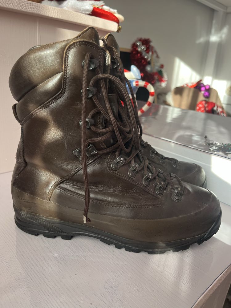 Bocanci militari munte