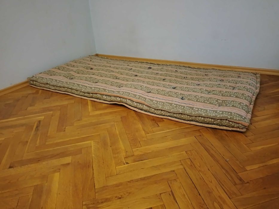 Нов, единичен дюшек