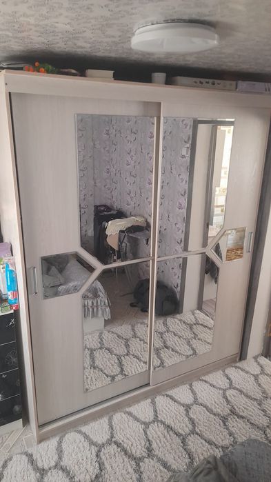 Продам шкаф-купе, пользовались год, в хорошем состоянии,,цена 150 тыс