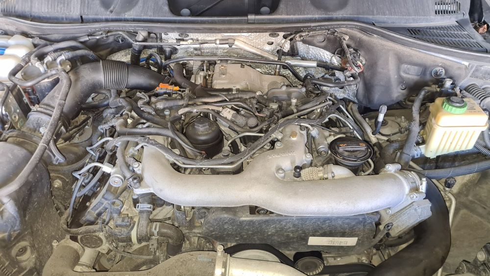 На части Туарег Touareg 239кс 240кс 2011г VW 3.0tdi ел багажник ГНП